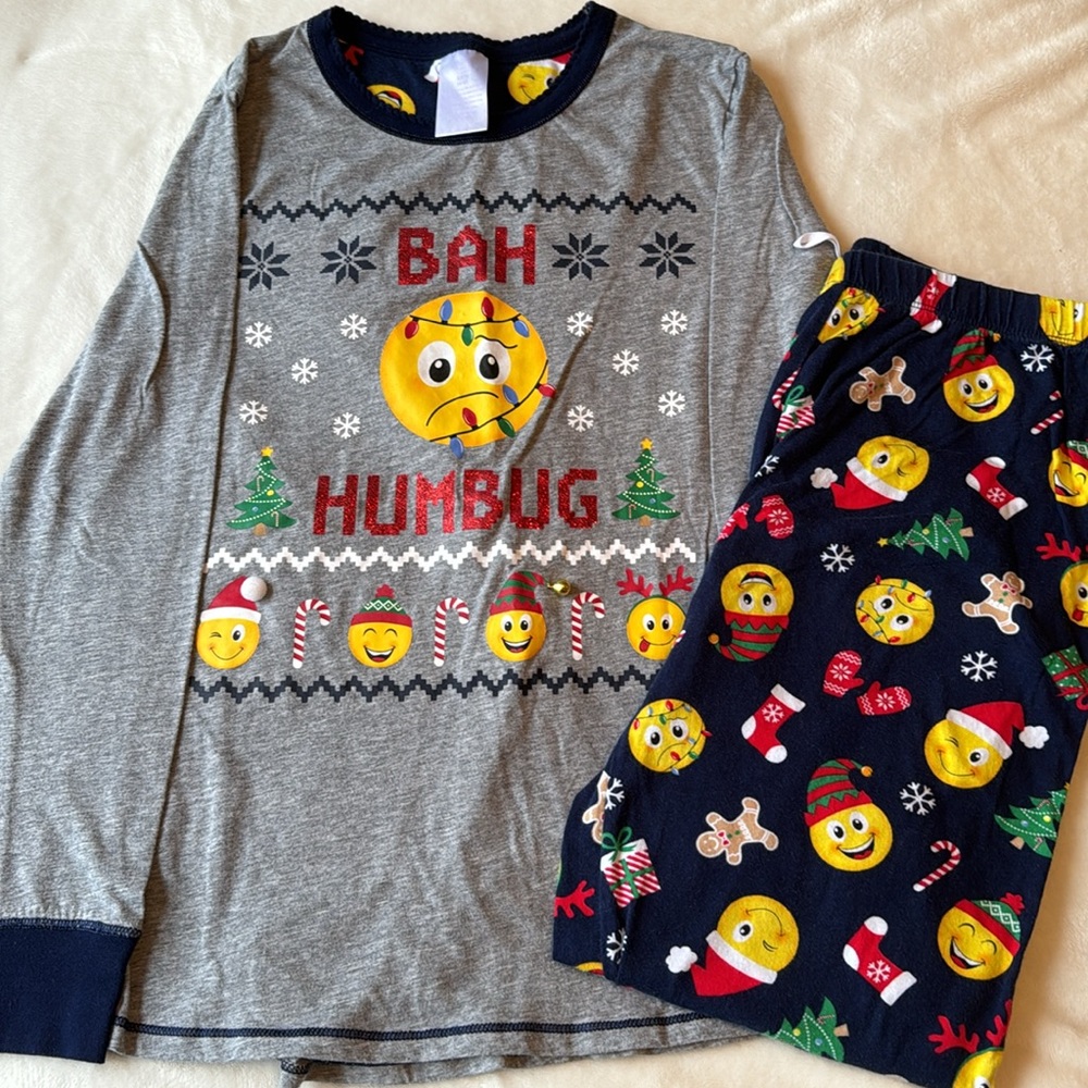 🎄 Emoji Christmas Pajamas